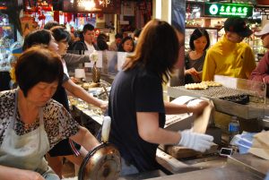 雞蛋糕：麵包店小食